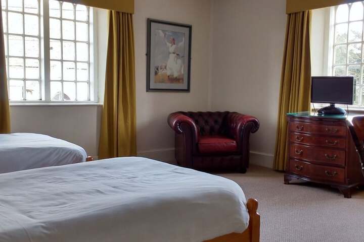 Room 2 of 48