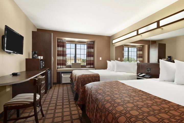 Room 10 of 23
