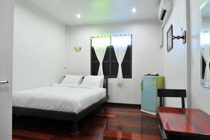 HUAN ESAN PLACE