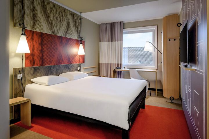 Room 7 of 27