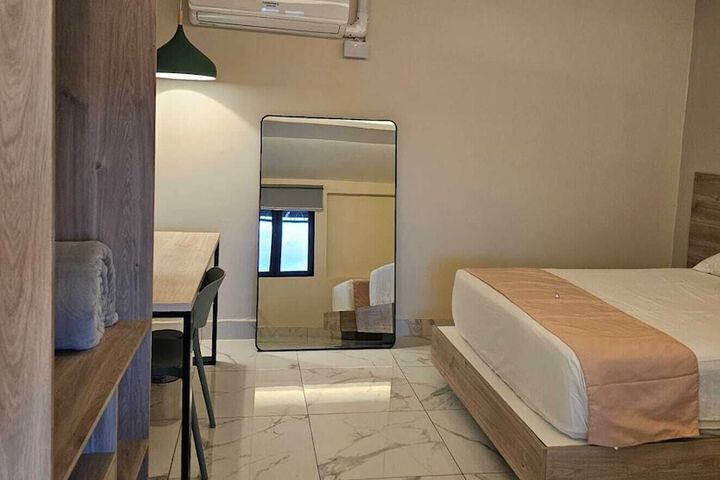 Room 16 of 34