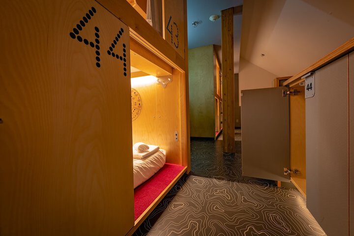 Room 6 of 66