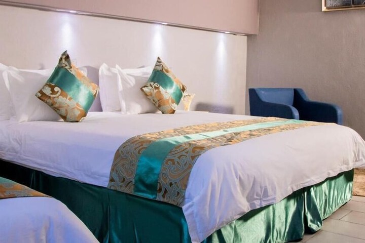 Room 6 of 61
