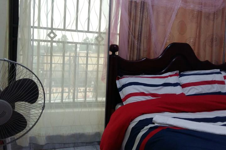 Room 5 of 14
