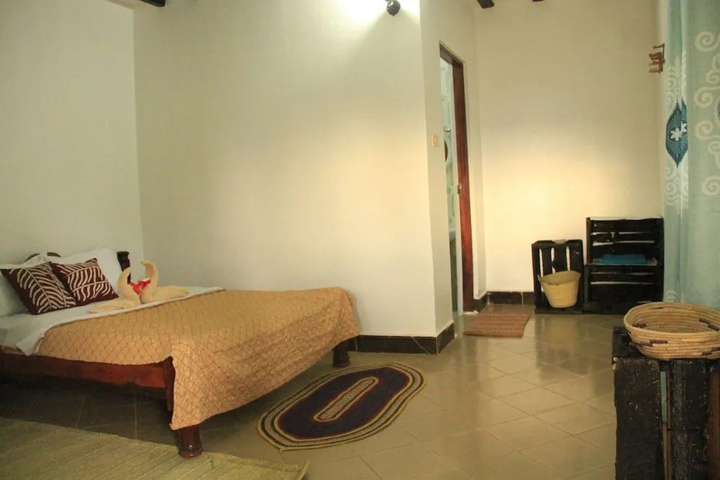 Room 3 of 12