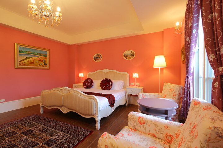 Room 15 of 46