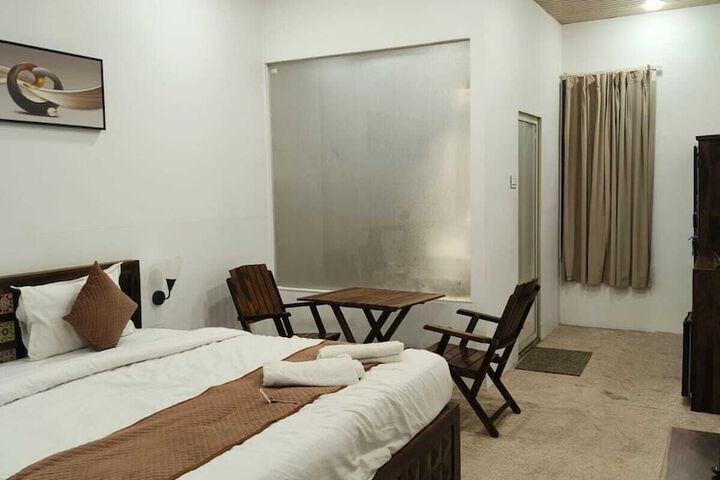 Room 13 of 60