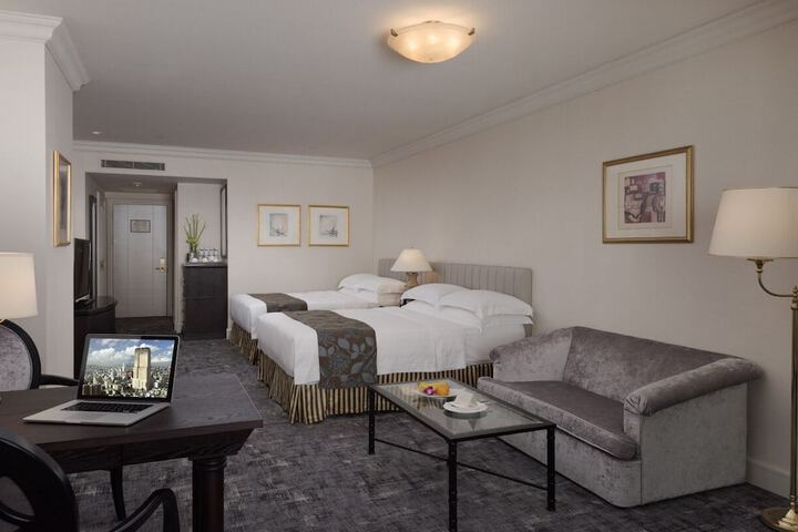 Room 10 of 21