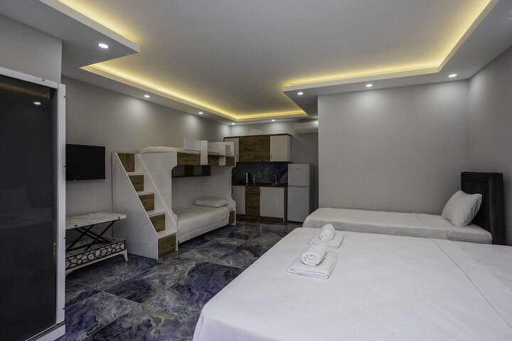 Room 4 of 20