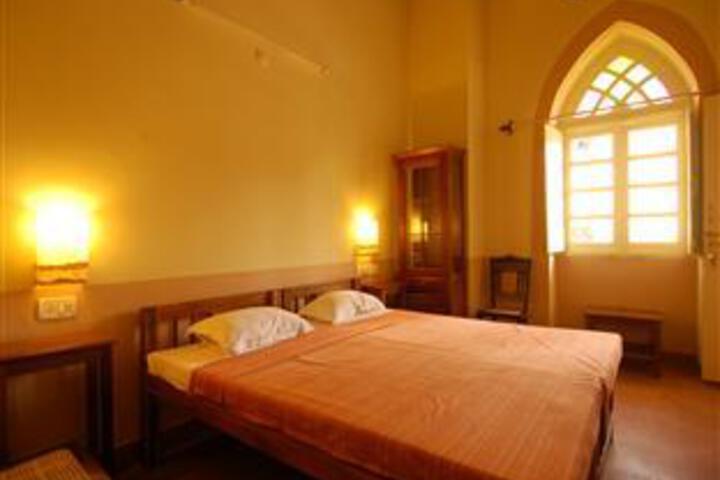 Room 4 of 5