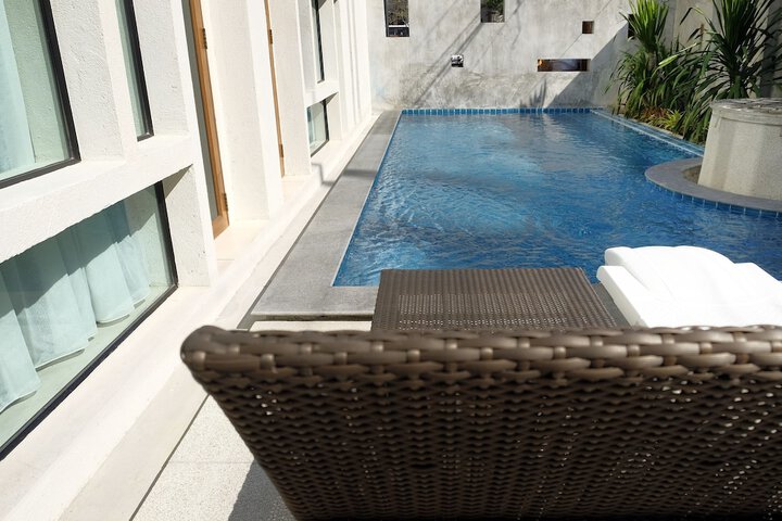 Pool 102 of 167