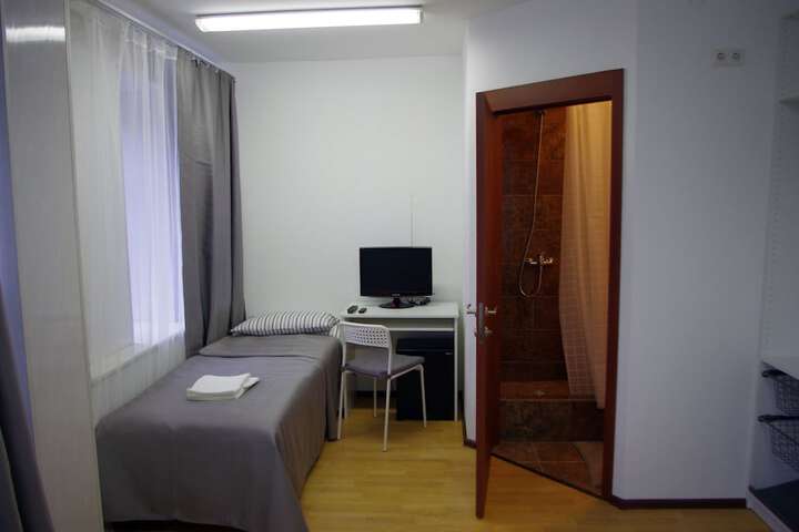 Room 15 of 25