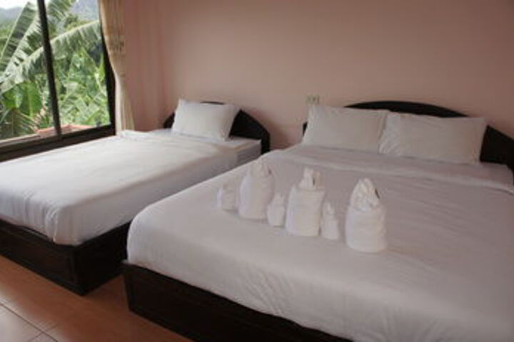 Room 10 of 34