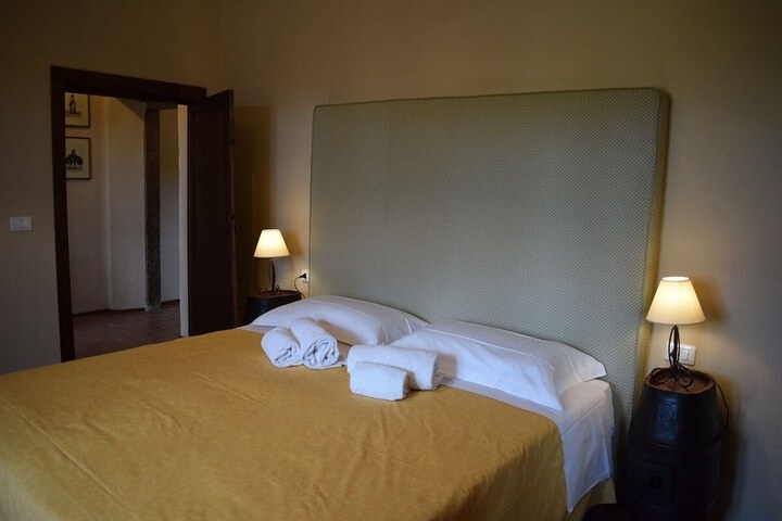 Room 4 of 42