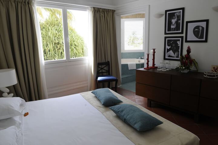 Room 4 of 28