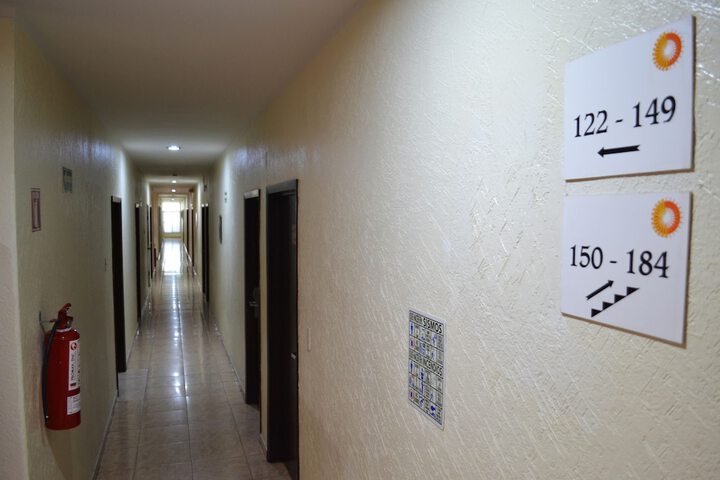 Ballroom/Hall 83 of 106