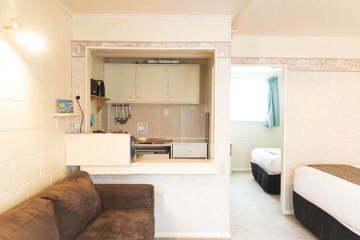 Room 10 of 34