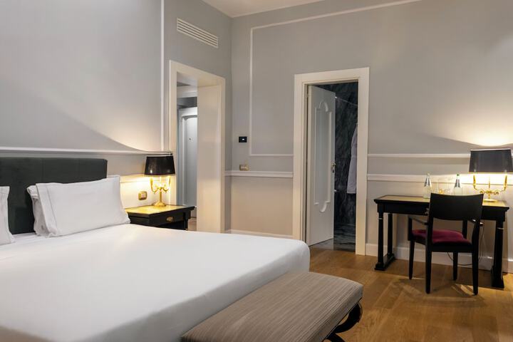 Room 34 of 146