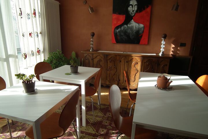 Dining 5 of 8