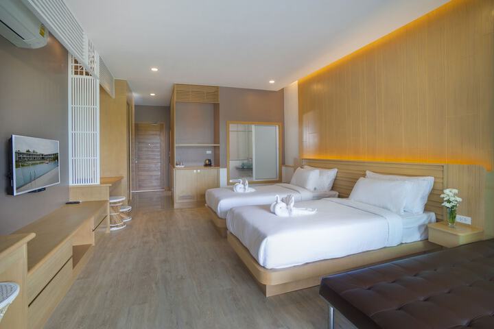 Room 11 of 72