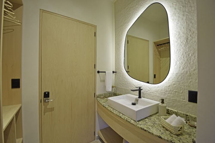 Room 19 of 29