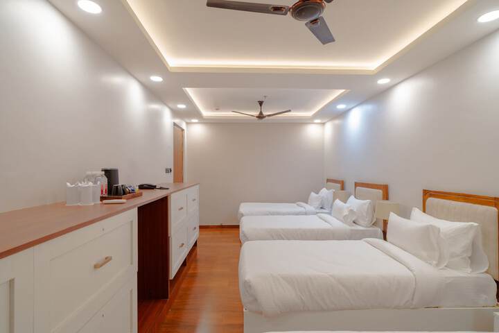 Room 17 of 35