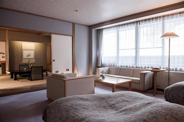 Room 7 of 50