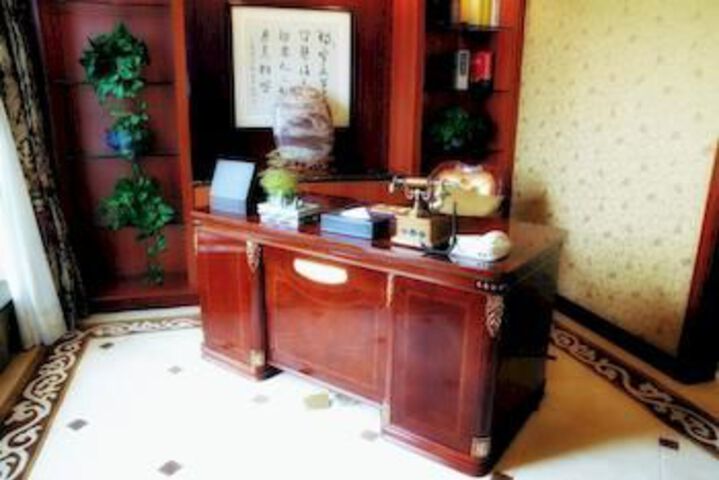 Room 5 of 17