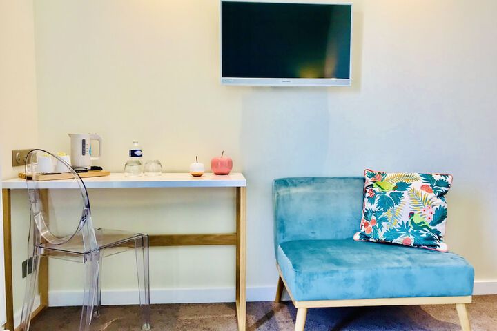 Room 65 of 177
