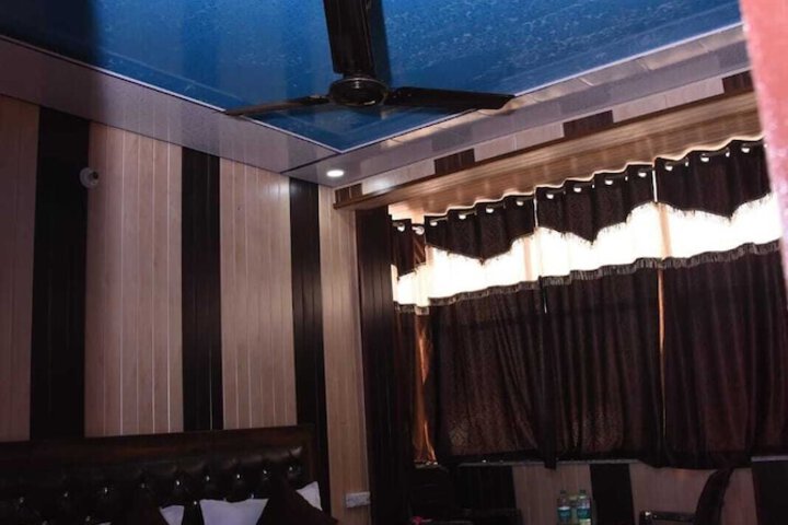 Room 15 of 24