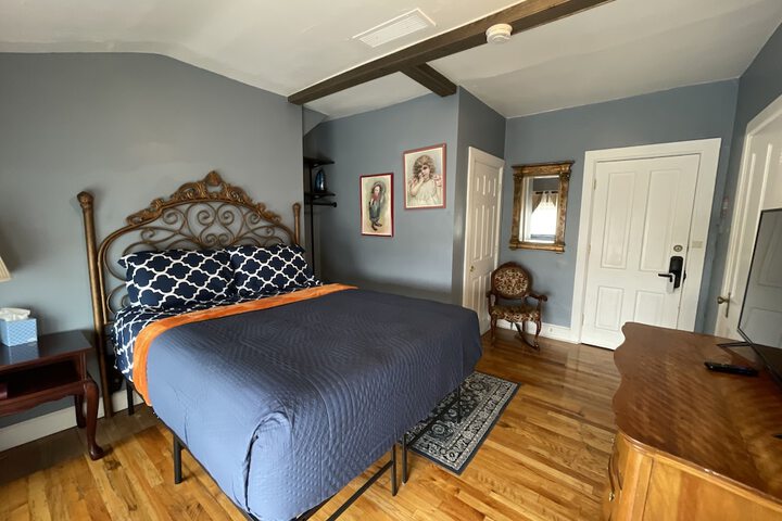 Room 16 of 90