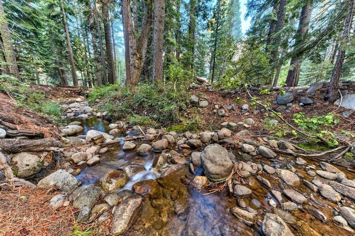 Hotel Exterior 24 of 27