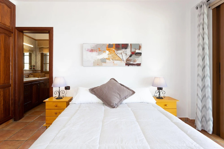 Room 2 of 15