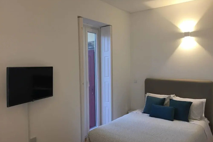 Room 2 of 14