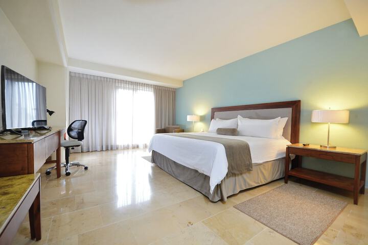 Room 10 of 38