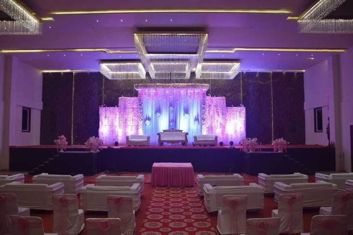 Ballroom/Hall 37 of 54