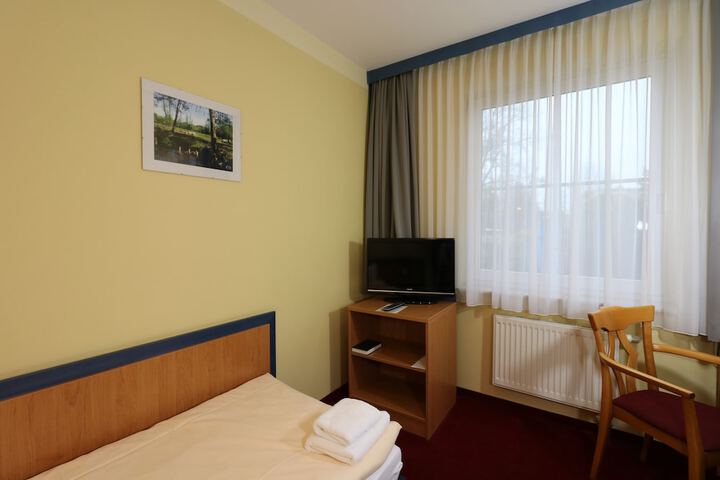 Room 9 of 71