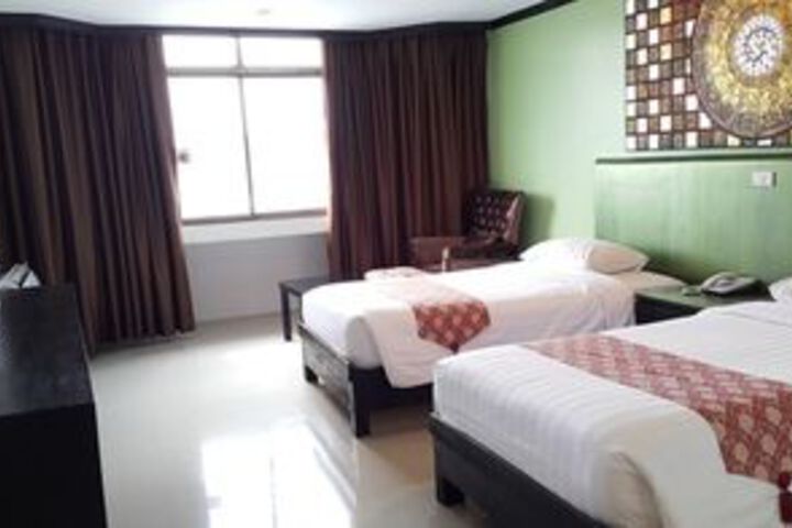 Room 32 of 103