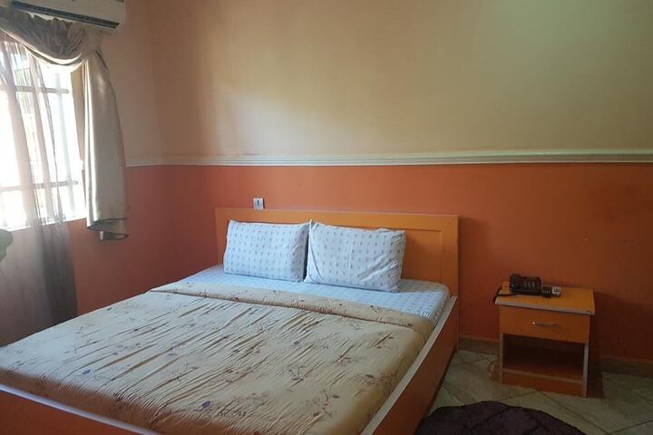 Room 10 of 21
