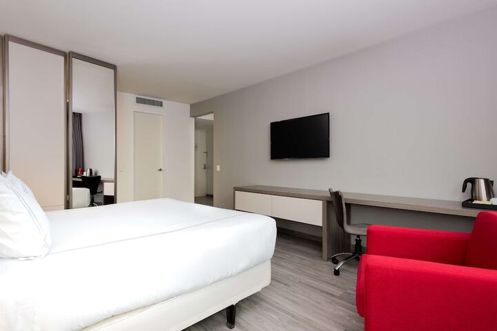 Room 14 of 40