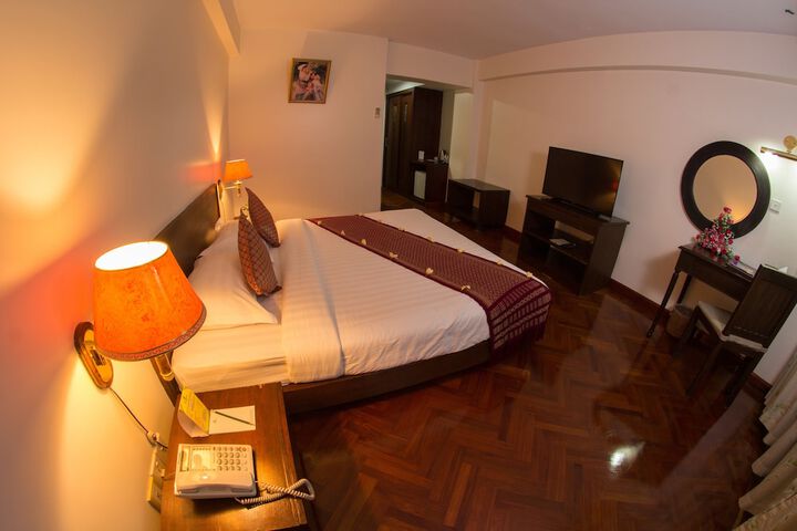 Room 8 of 69