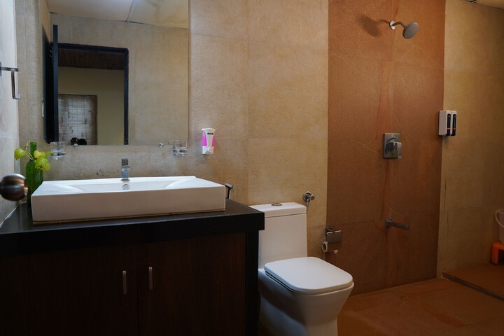 Room 3 of 69