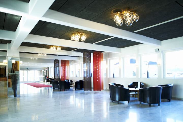 Hotel Lobby