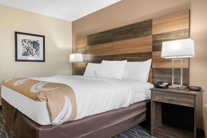1 King Bed Accessible (5 of 20)