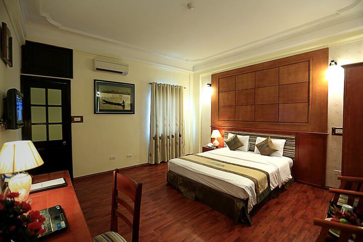 Room 11 of 26