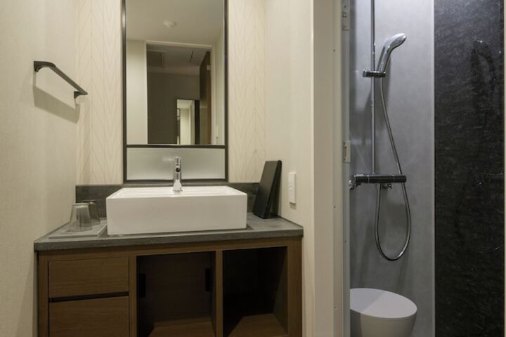 Room 72 of 121