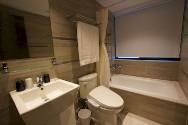 Room 5 of 65