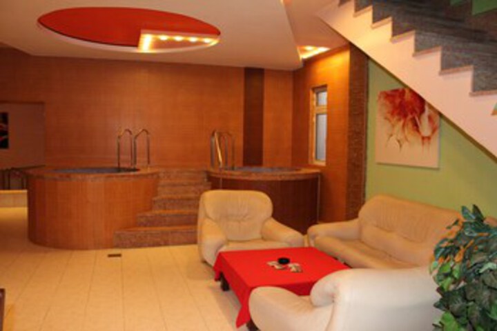 Room 50 of 61