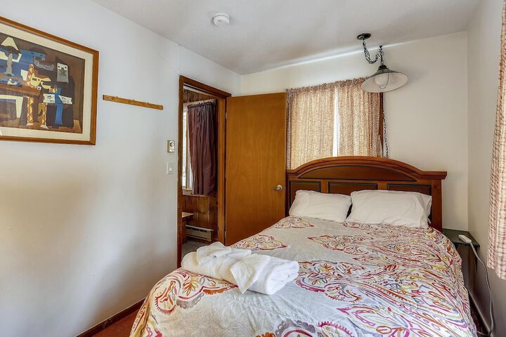 Room 13 of 37