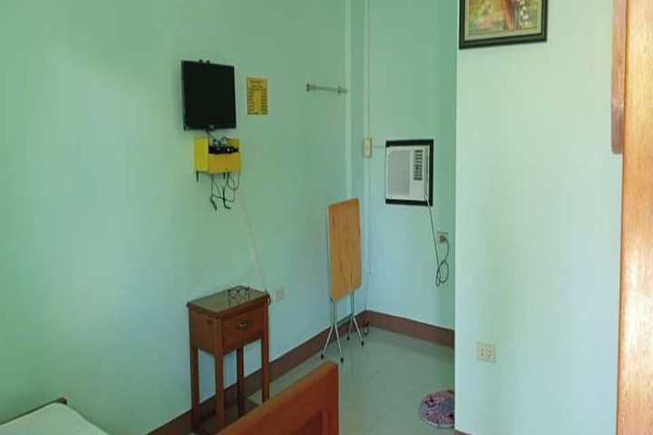 Room 9 of 24